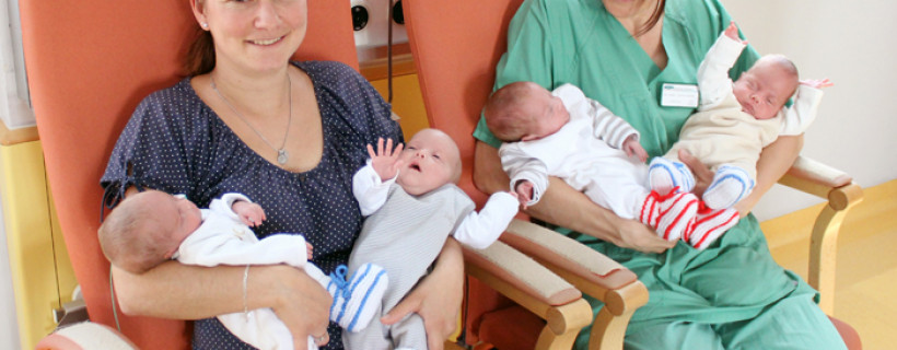 Die Vierlinge Pepe, Merle, Helen und Boas haben sich im Heinrich-Braun-Klinikum wohl gefühlt. Nach der umfassenden Weiterversorgung in der Abteilung für Neonatologie und Kinderintensivmedizin des Kinderzentrums ging es für die Vier nun endlich nach Hause.
