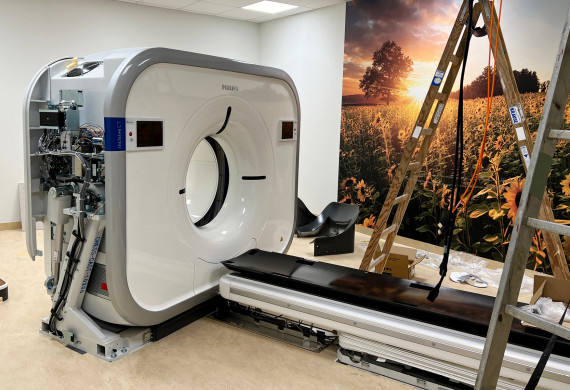 Bis Ende November wird der neue CT (Computertomograf) im Erdgeschoss eingebaut und installiert.